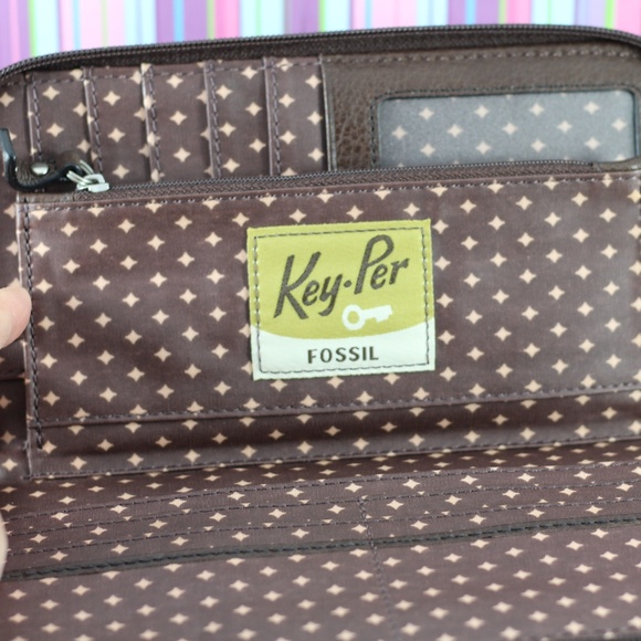 Fossil Key-Per Leather trimmed Wallet - Picture 5 of 16